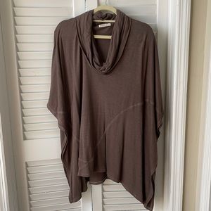 Fresh laundry cowlneck top in excellent condition